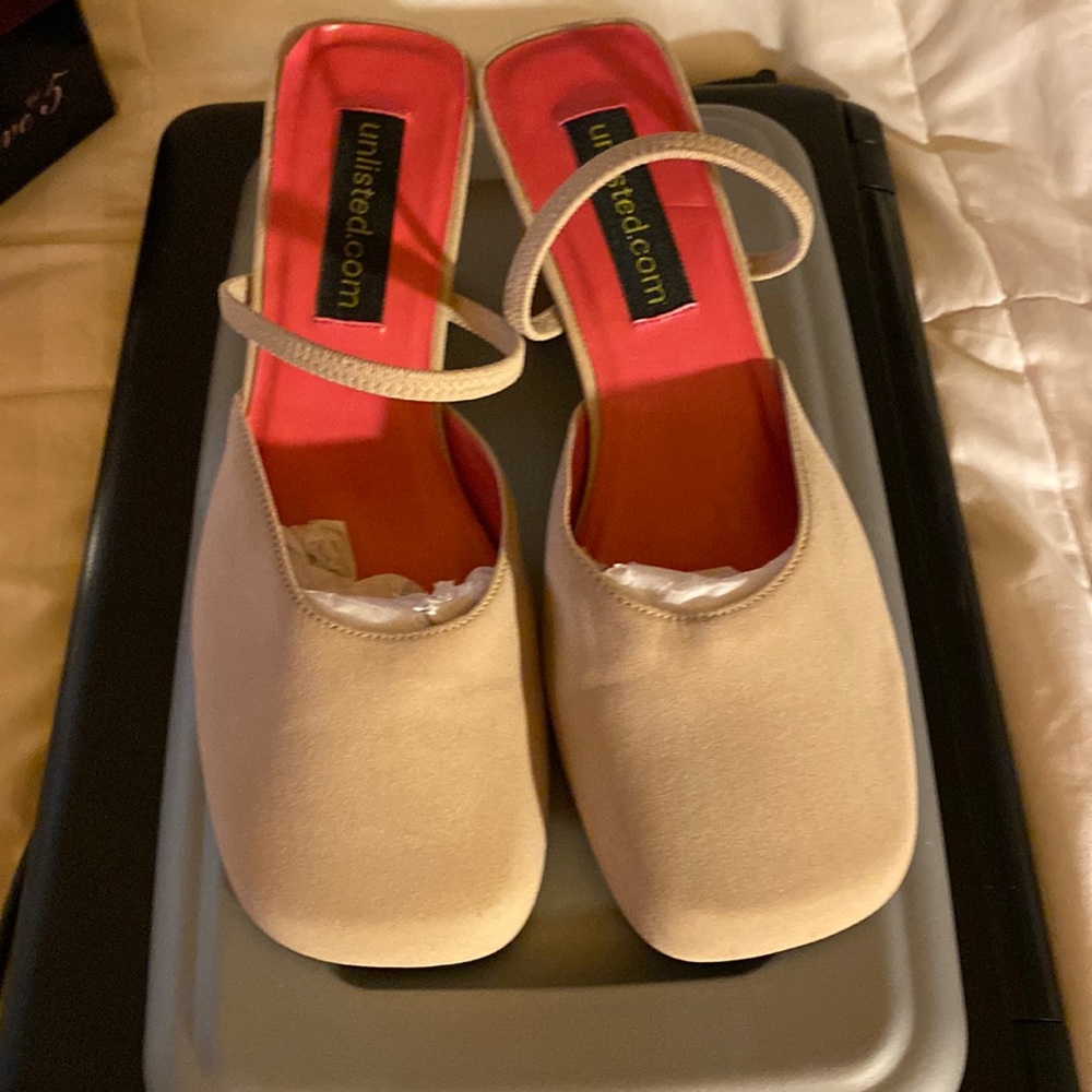 Cream size 9 ladies shoes never worn